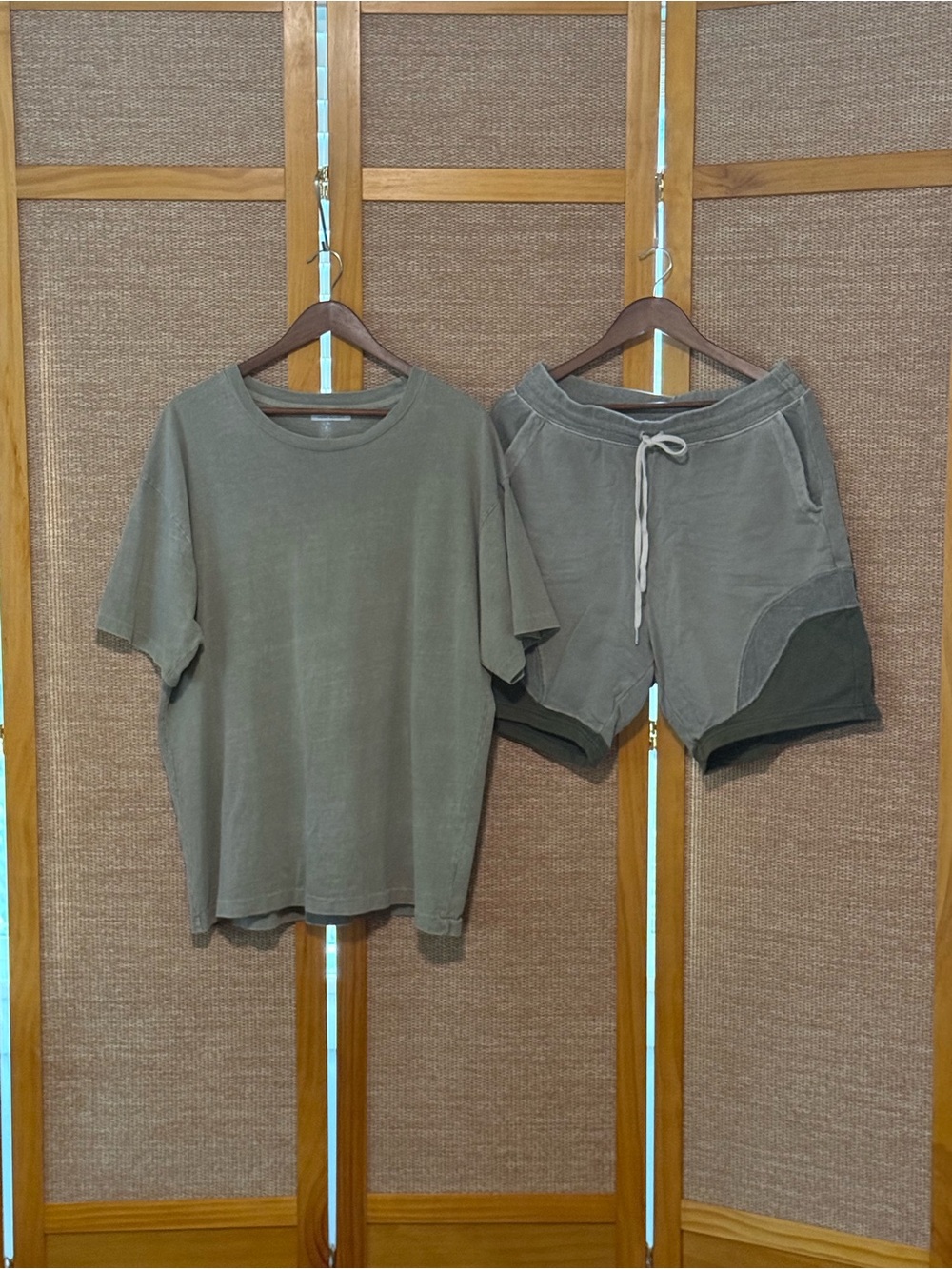 Men's Olive Green Casual Drawstring Shorts and Tee Set